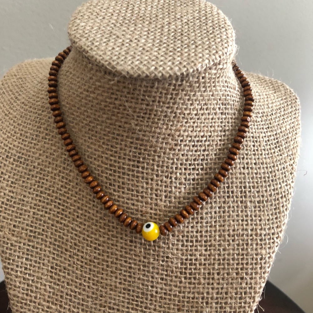 Island eye choker